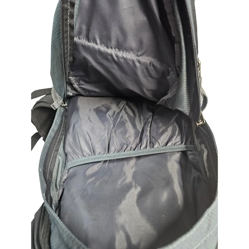 High Sierra Rumpack Gray Black Ripstop Hydration Ready Hiking Daypack Backpack